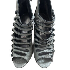 GREY AND BLACK BUTTON HEEL SHOE’S/BOOTIES